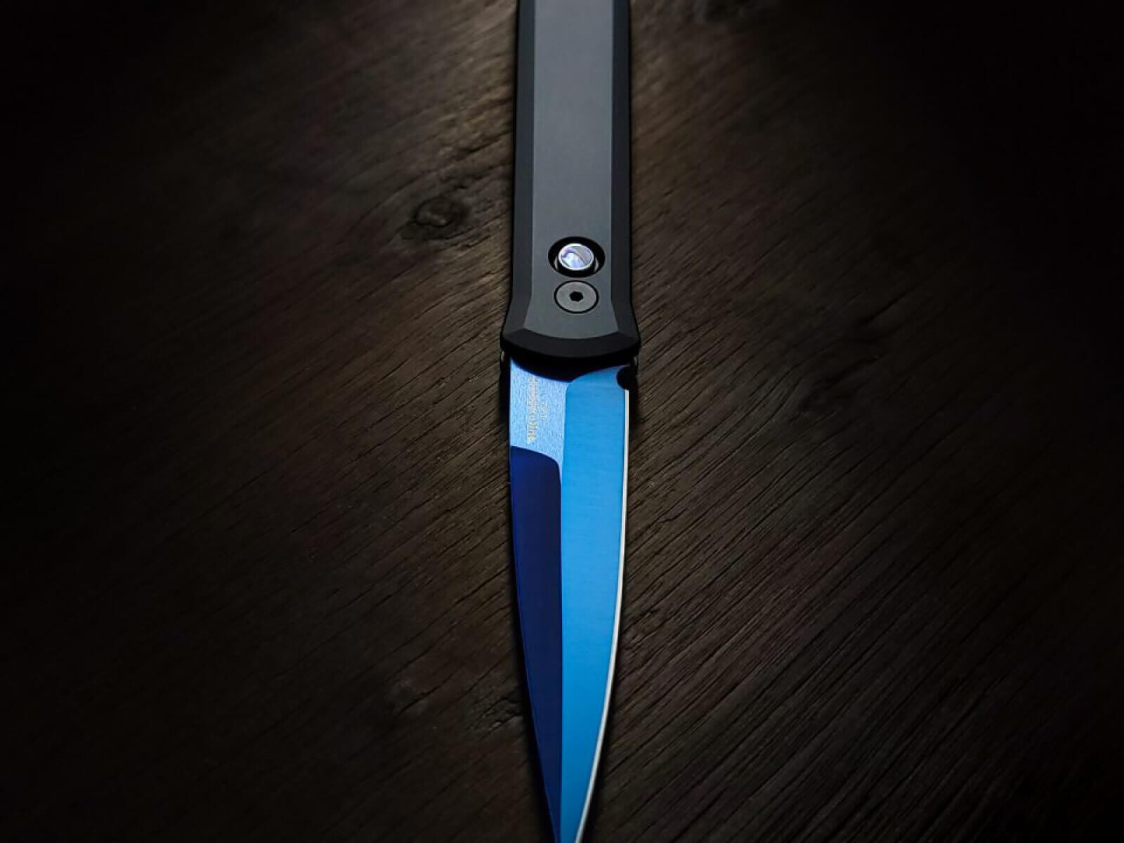 blue knife